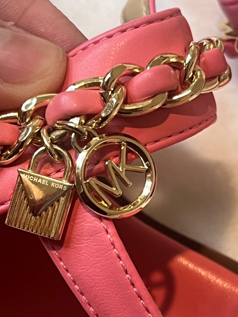Michael Kors Pink Chain Charm Thong Sandals Size 6M - Picture 4 of 9